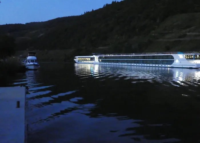 Hotel Hausboot Moselrose in Pölich, Deutschland