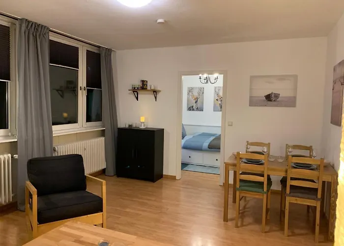 Haus Am Stadtrand Mit Super Verbindung In Die