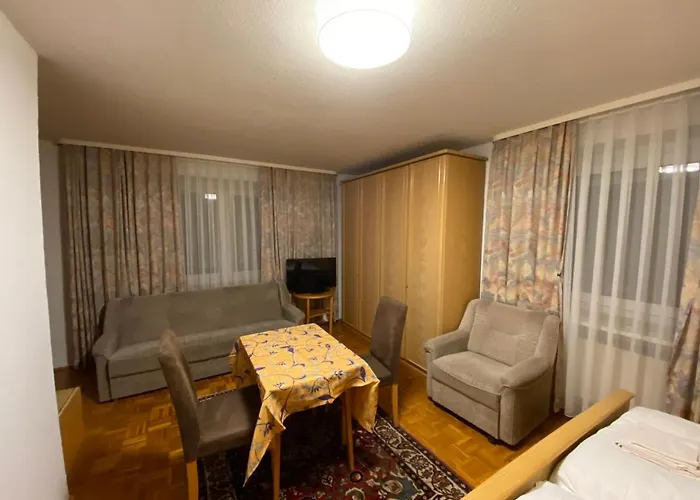 Hotel Flora