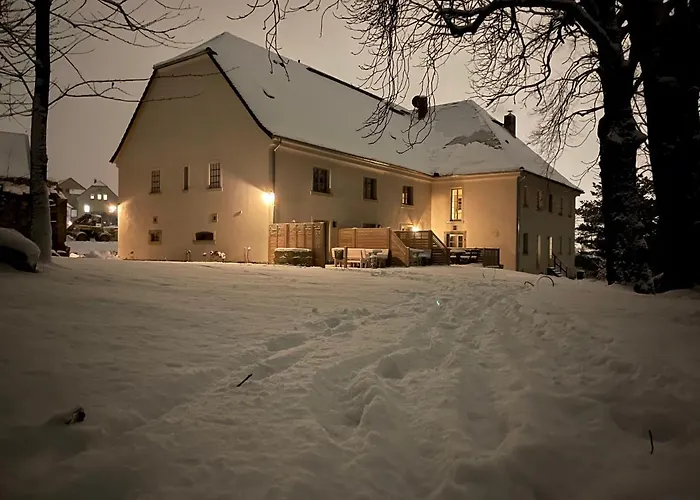 FarmHouse Eckartsberg im Zittauer Gebirge - Ferienwohnung mit 2 Schlafzimmern, Terrasse und WALLBOX Mittelherwigsdorf, Deutschland