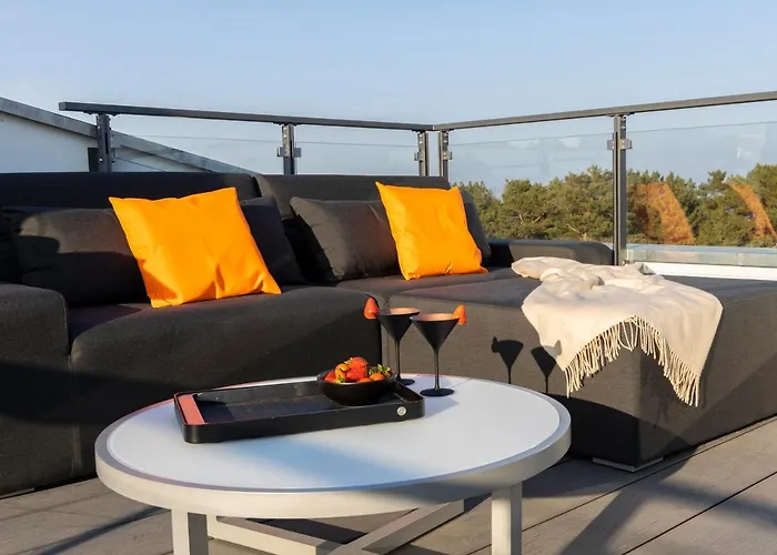 Penthouse mit Dachterrasse, Meerblick, Klimaanlage, Gasgrill, Kamin, Luxus-Design-Apartment, 2 Minuten zum Strand