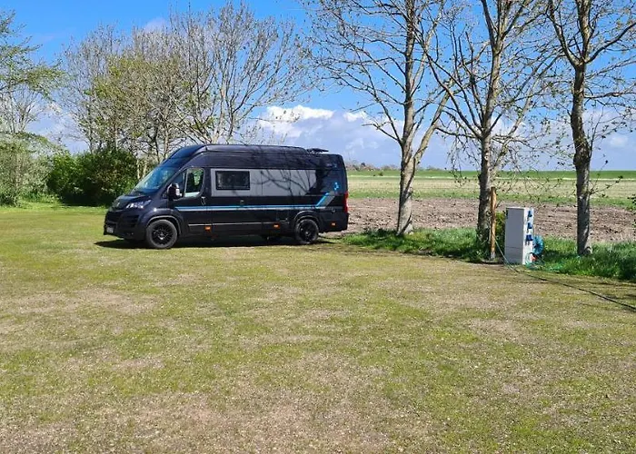 Wohnmobilstellplatz Nordseeliebe direkt am Deich - Dagebüll