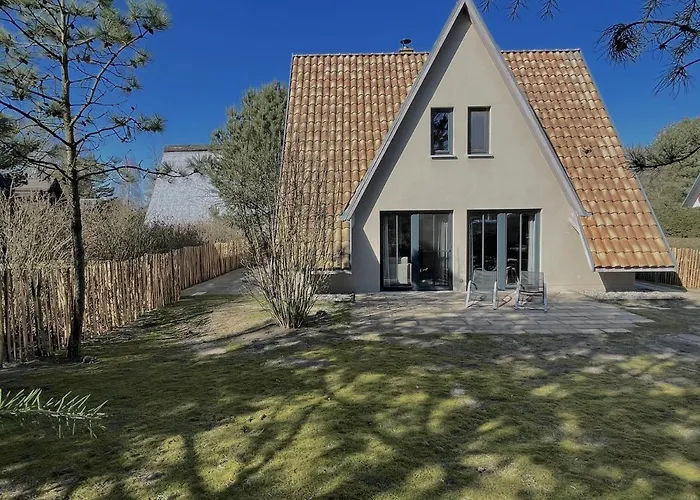 TraumHaff - Strandhaus Am Achterwasser. Design Und Kunst Auf Usedom
