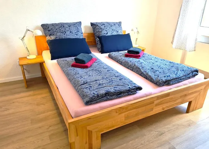 Burgunder - helle und ruhige Wohnung in Uninähe
