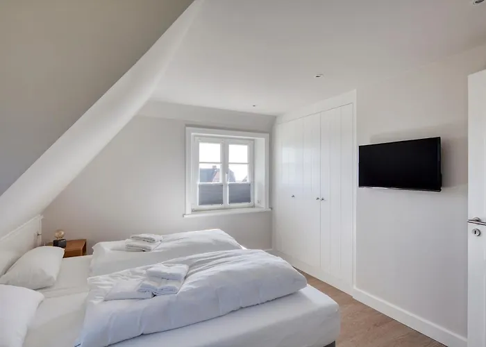 Rantum Dorf - Ferienappartments Im Reetdachhaus 3 & 4, Deutschland