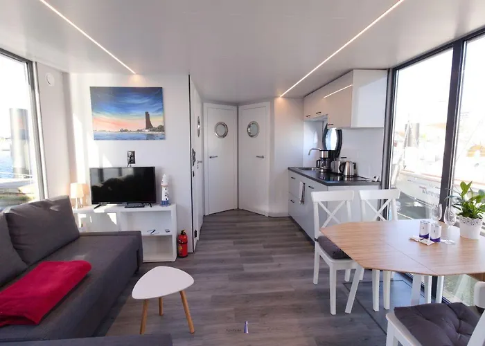 Hausboot Fjord Lacerta mit Dachterrasse in Wendtorf, Deutschland