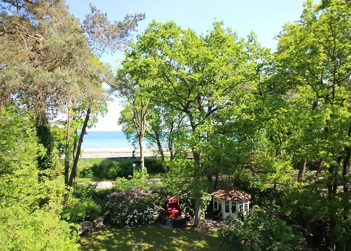 Strandvilla Hubertus Boltenhagen - H7 - Ferienwohnung Maisonette Apartment Kandinsky mit seitlichem Meerblick Parkplatz WLAN voll ausgestattete Küche Garten Grillplatz Waldbaden Familie Südlage, Deutschland