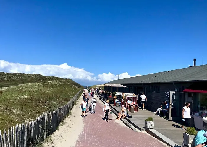 KaiserHome Ney 3, moderne EG-Ferienwohnung mit Xbox, strandnah und zentral