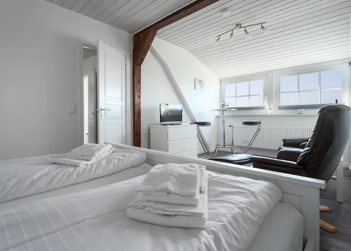 Ferienhaus Hemenswarft direkt an der Nordsee mit Meerblick
