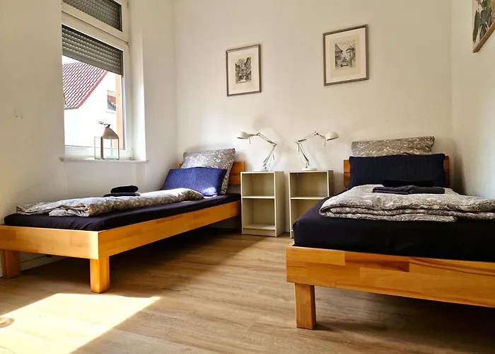 Burgunder - helle und ruhige Wohnung in Uninähe