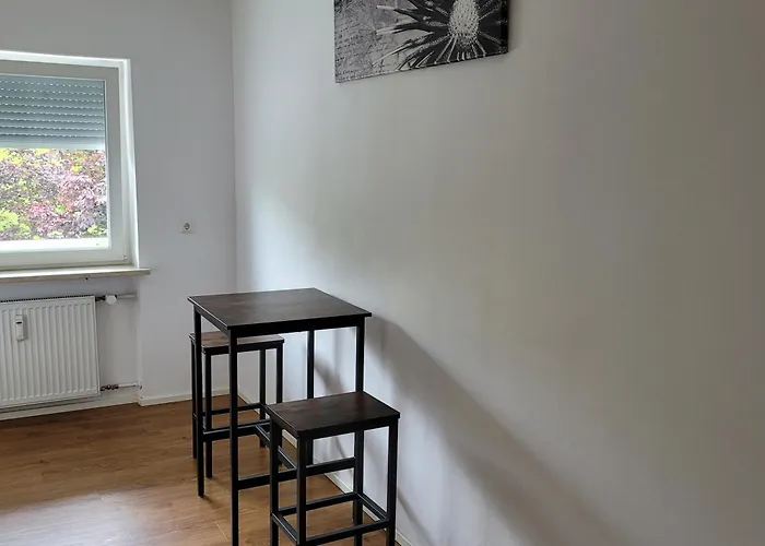 Schöne, Gemütliche Möblierte 2 Zi Wohnung In RGB