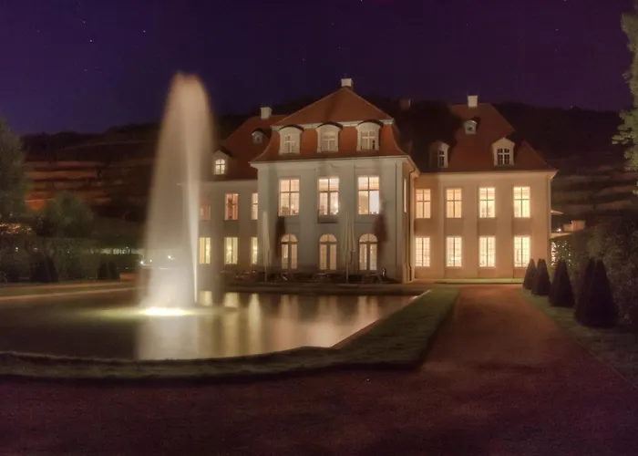 West Hotel An Der Saechsischen Weinstrasse
