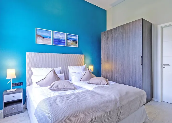 Aparthotel Zwei Wasser - Alte Seefahrtschule Wustrow , Deutschland