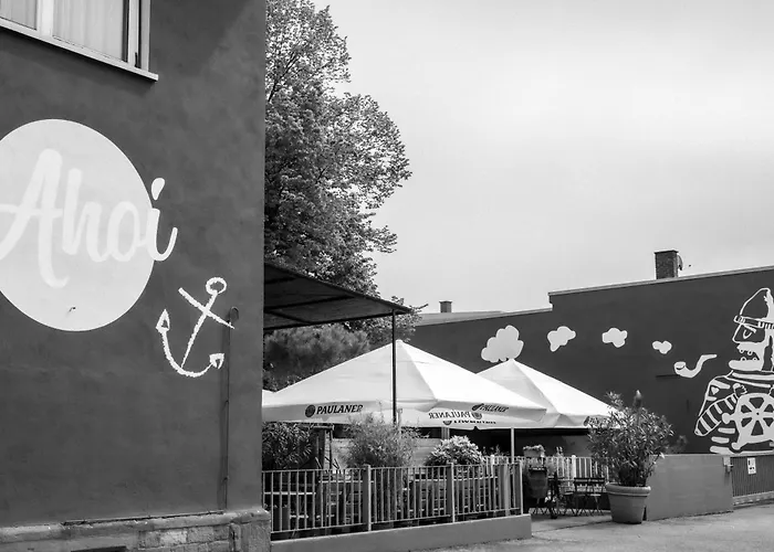 Hafen 17 Hotel Küche Bar