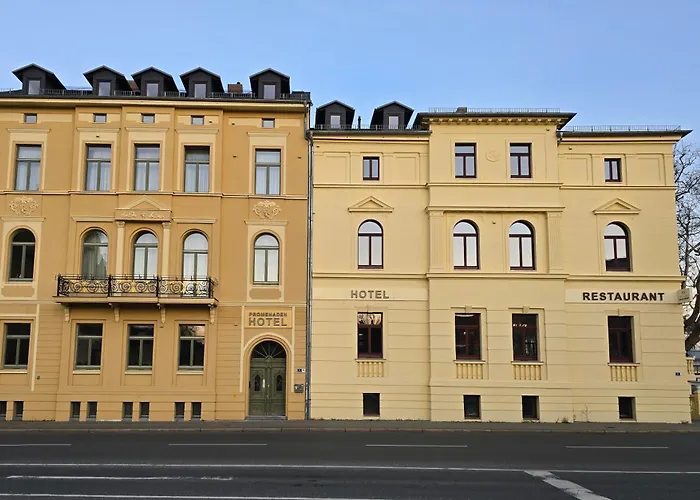 Promenaden Hotel
