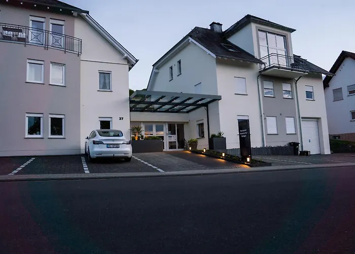 Feriendomizil&Weingut Roussel Mit Restaurant La Bonne Adresse