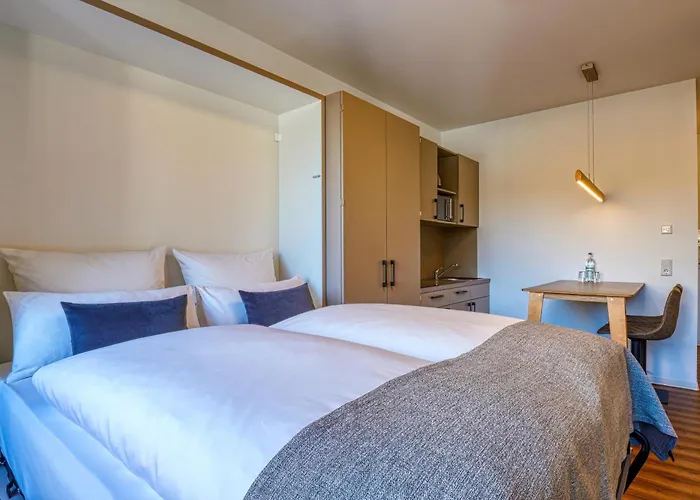 Nicetostay By Fairway Hotels