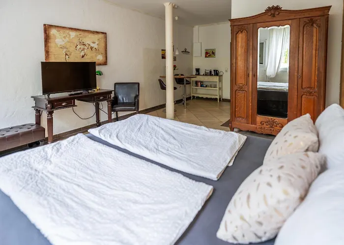 Villa Backstein Schwerin Mit Zentraler Lage Im Gruenen Kostenfreien Parkplaetzen Und 8 E - Ladestationen, Niemcy