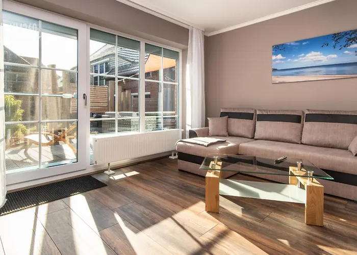 Ferienwohnanlage ODINs Blick - Wohnung 17 - direkt am Privatstrand, mit Sauna, Garten