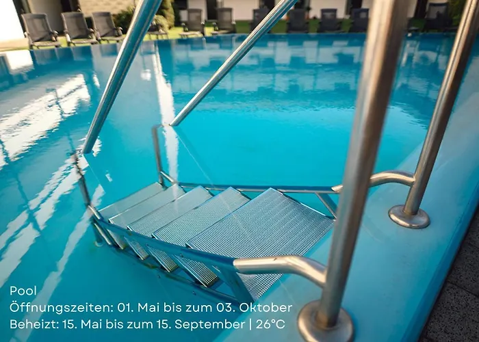 Sonnenstube Mit Pool Und Sauna