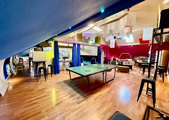 Bookeinfach - Private - Sauna Jacuzzi Whirlpool Swimmingpool Alahna Sup Beachvolleyball Billiards Ping Pong Cinema Theater Music Disco Ball Bbq Und Parkplaetze