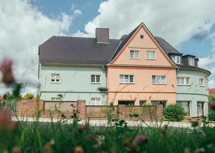 Ferienwohnung 60er Jahre Design Apartment - 65qm Fewo im Zittauer Gebirge - familienfreundliche Unterkunft am Bergfuß zum Töpfer