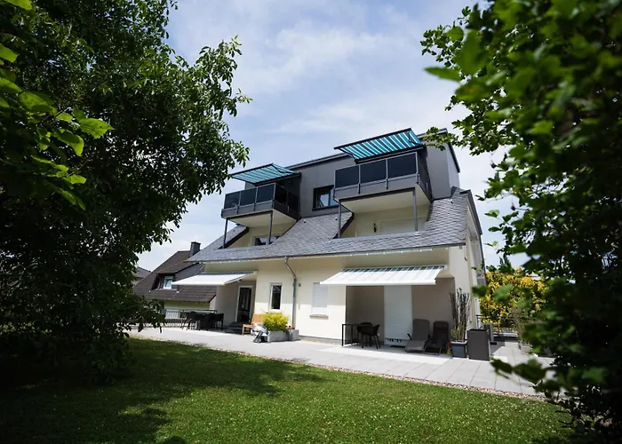 Feriendomizil&Weingut Roussel Mit Restaurant La Bonne Adresse