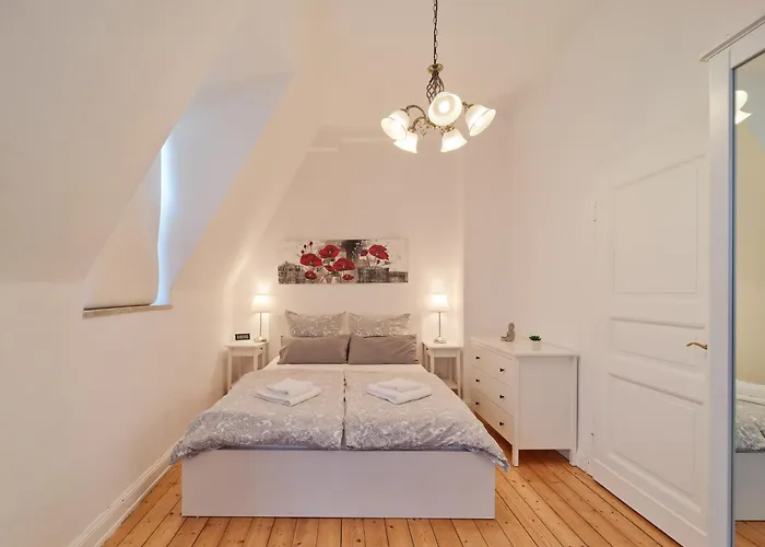 BG Living&Hosting - Stilvolles Jugendstilhaus am Marktplatz - Top-Lage im Zentrum