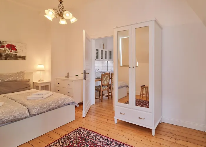 BG Living&Hosting - Stilvolles Jugendstilhaus am Marktplatz - Top-Lage im Zentrum