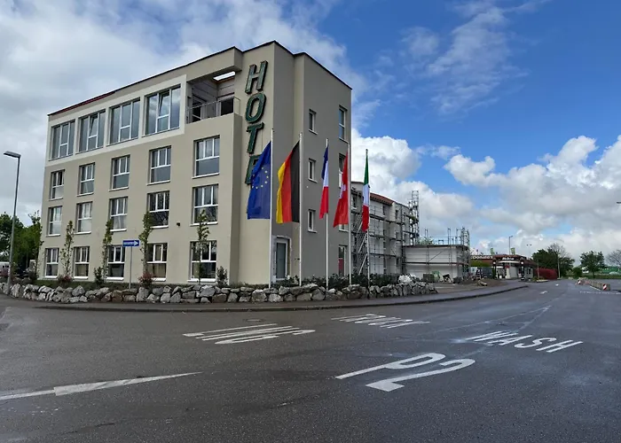 Highway Hotel