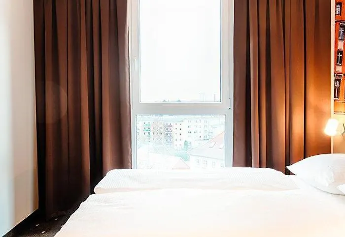 B&B City-West