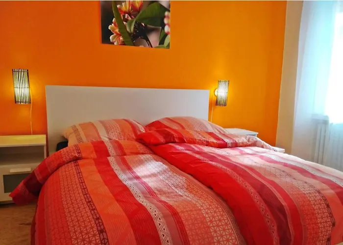 2Bed Old Town Apt Sleeps 6 - Rooftop Terrace Wifi