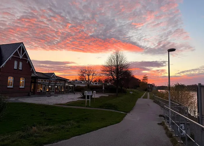 Kanal-Haus Das Gästehaus direkt am Nord-Ostsee-Kanal