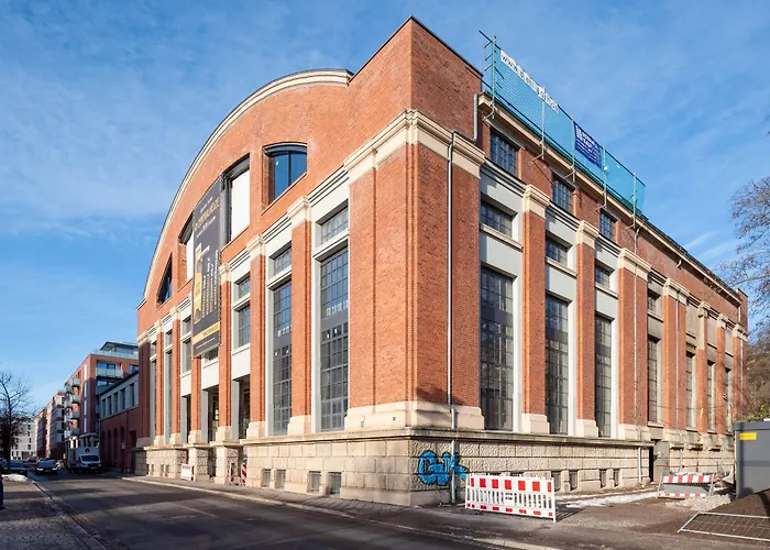 Limehome Maximilian-Welsch-Str.