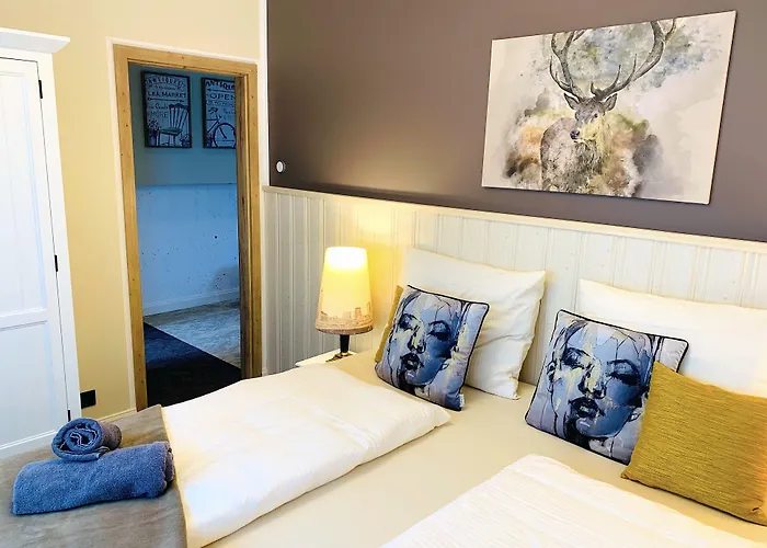 BESOTEL -schicke FeWo Oder Apartments Nähe Golfplatz Gruiten Und Neandertal Mit Glasfaser WLAN Und Parkplatz-viele Schlafzimmer Mit Bad En