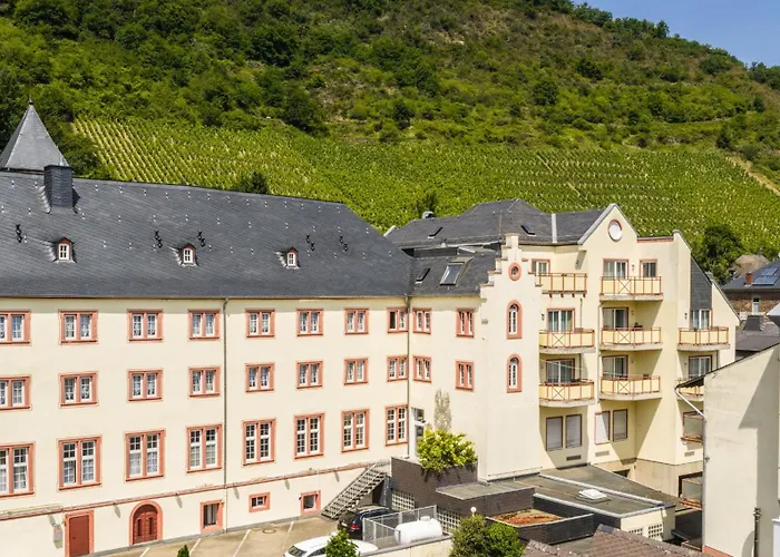 Schloß- Petry