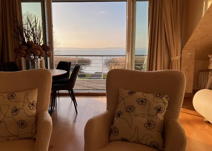 Wellness-Apartment mit Wasserblick, Pool, Sauna&Fitnessbereich