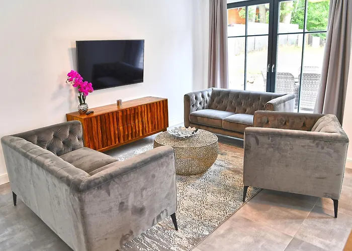 Villa LEVANTE in Binz - Gartenwohnung mit Kamin, Sauna, Terrasse
