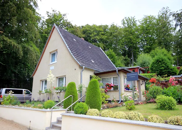 kleines Haus am Wald by Rujana