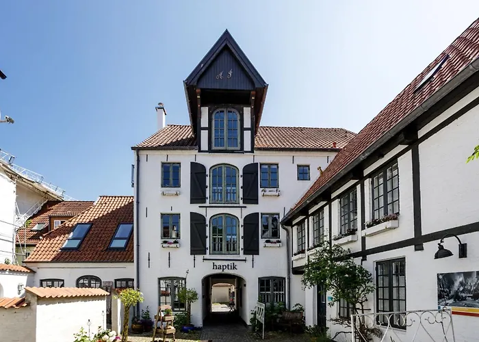 Brasseriehof Historisches Fachwerkhaus In Flensburg 115 M2 Innenhof Parkplatz