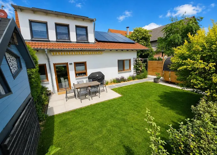 Modernes Ferienhaus mit großer Küche, Terrasse&Garten