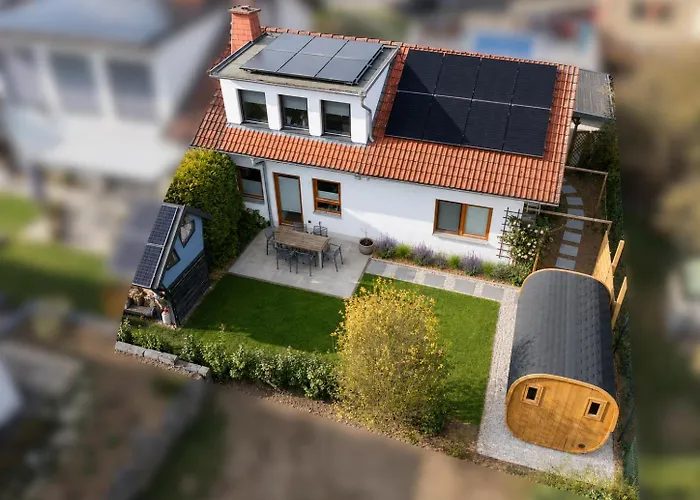 Modernes Ferienhaus mit großer Küche, Terrasse&Garten
