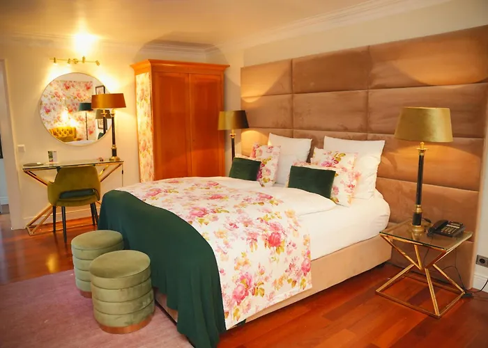 Boutique Windsor - The Charming City s