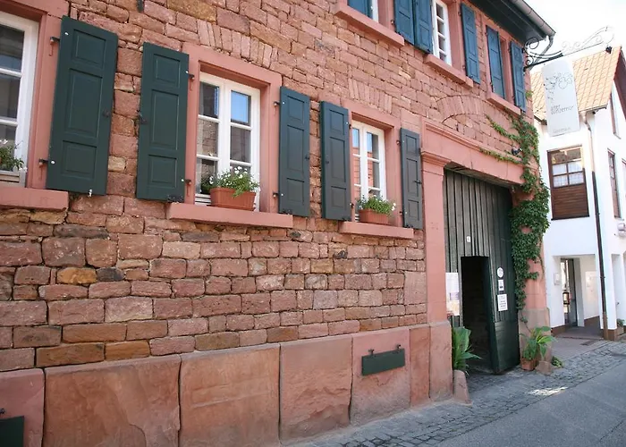 Alter Winzerhof Weisenheim Am Berg E.K.