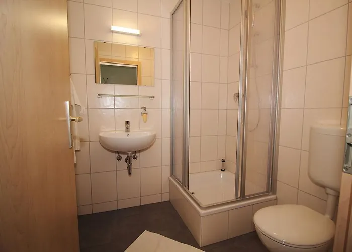 Kutterfisch Kajueten Direkt Im Stadthafen