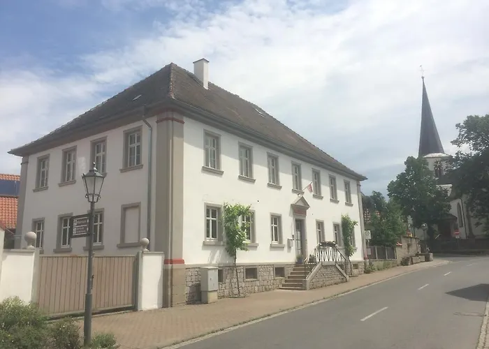 Ferienwohnungen im SCHUL&RATHHAUS Obervolkach