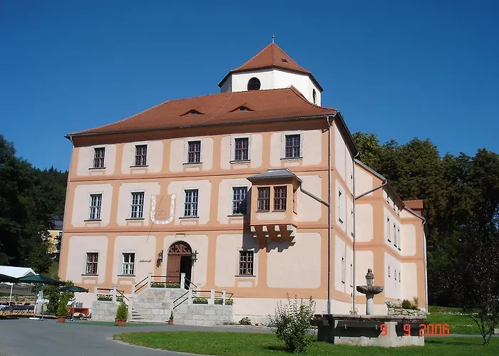 Garni Schloß Schönberg