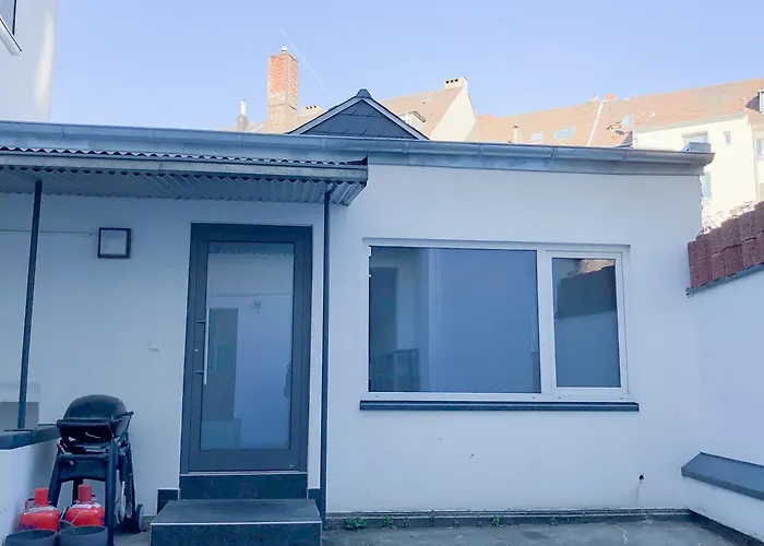 White Lofty Und White Studio