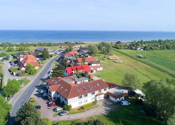 Landhaus r Hof