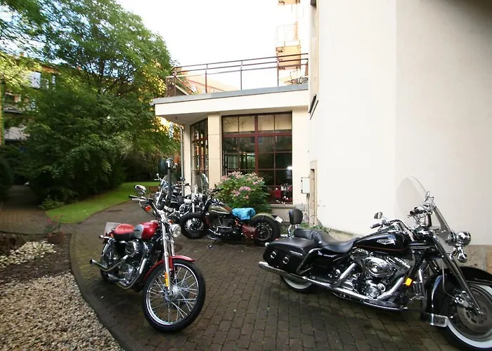 Aha Hotel